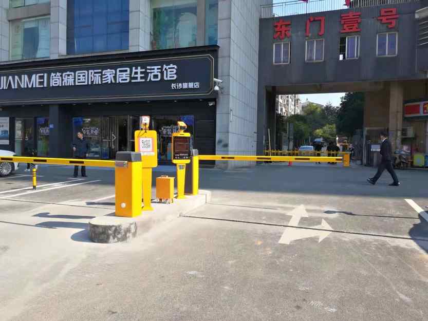 东门壹号无人值守车牌识别